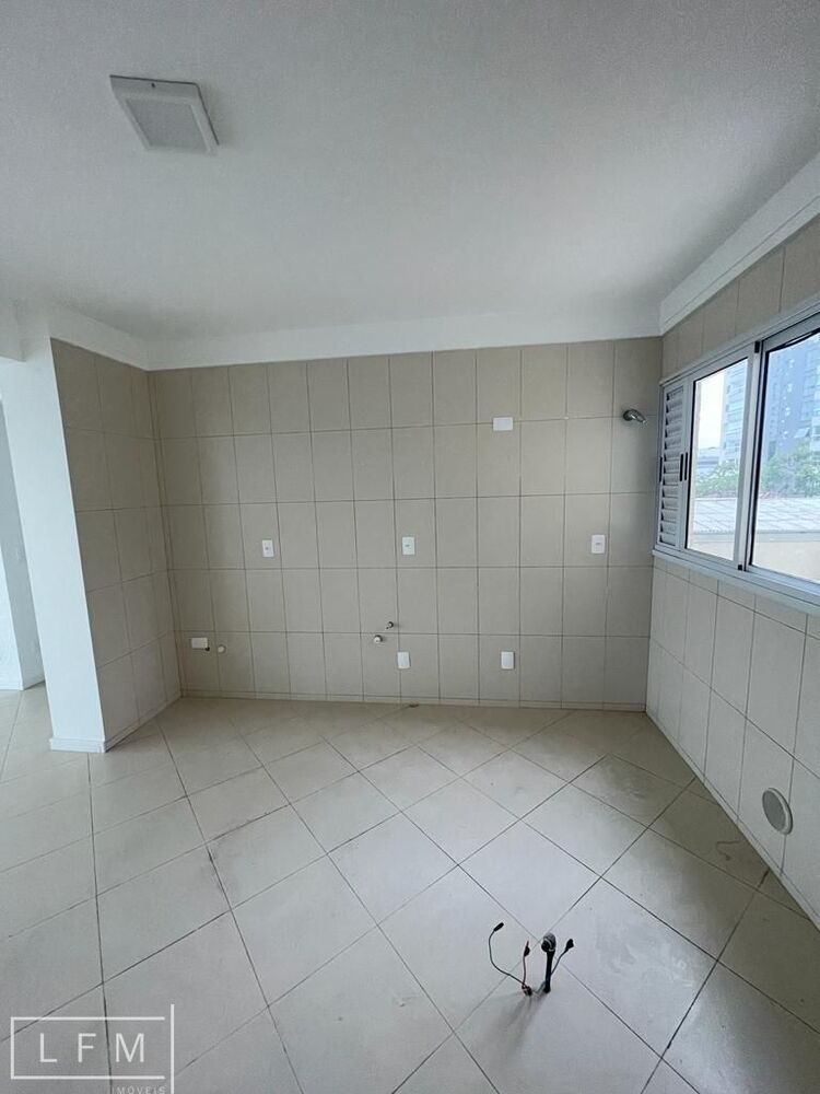 Apartamento à venda com 4 quartos, 188m² - Foto 5