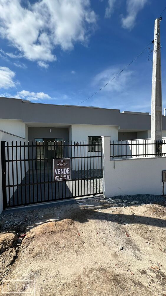 Casa à venda com 2 quartos, 48m² - Foto 1