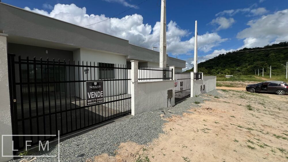 Casa à venda com 2 quartos, 48m² - Foto 4