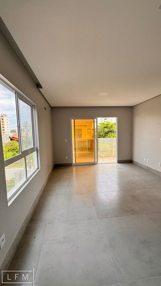 Apartamento à venda com 2 quartos, 80m² - Foto 3