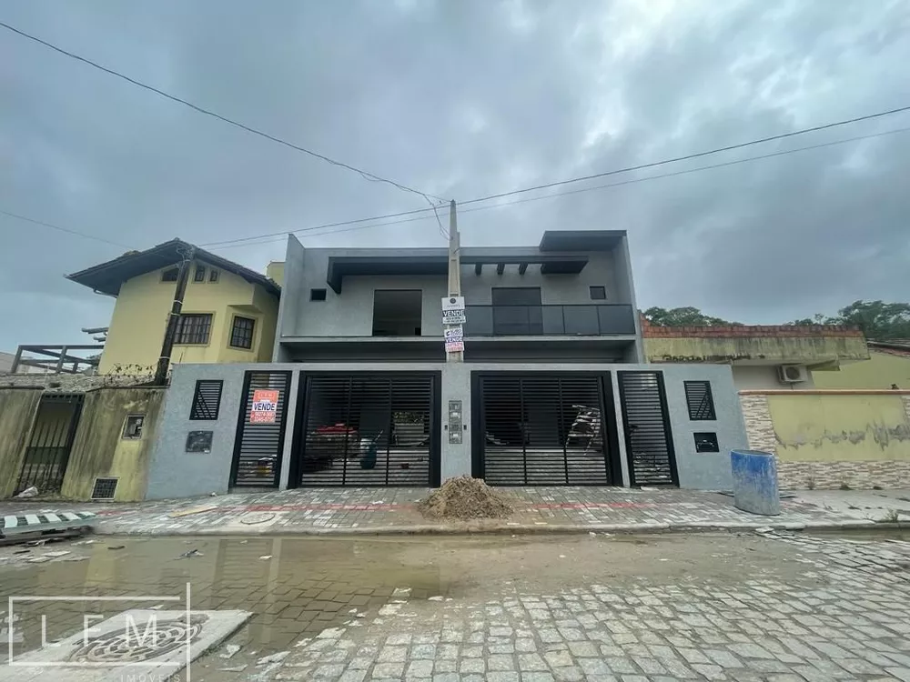 Sobrado à venda com 3 quartos, 130m² - Foto 1