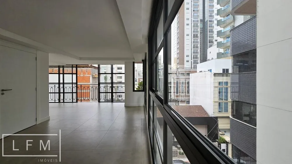 Apartamento, 4 quartos, 237 m² - Foto 2