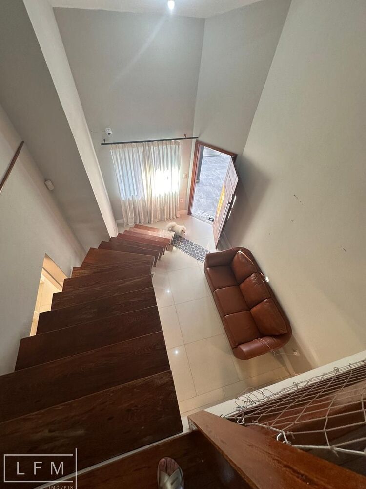 Casa à venda com 1 quarto, 150m² - Foto 2