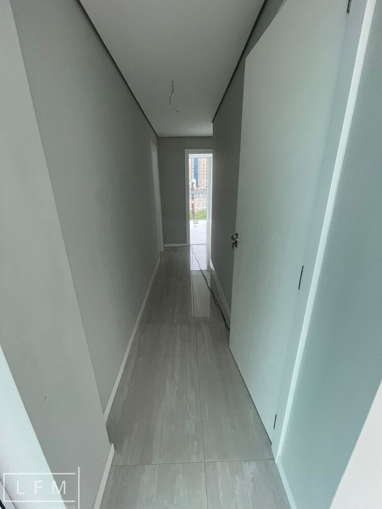 Apartamento à venda com 2 quartos, 100m² - Foto 5