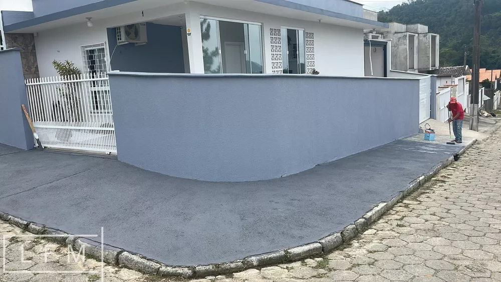 Casa à venda com 2 quartos, 70m² - Foto 2