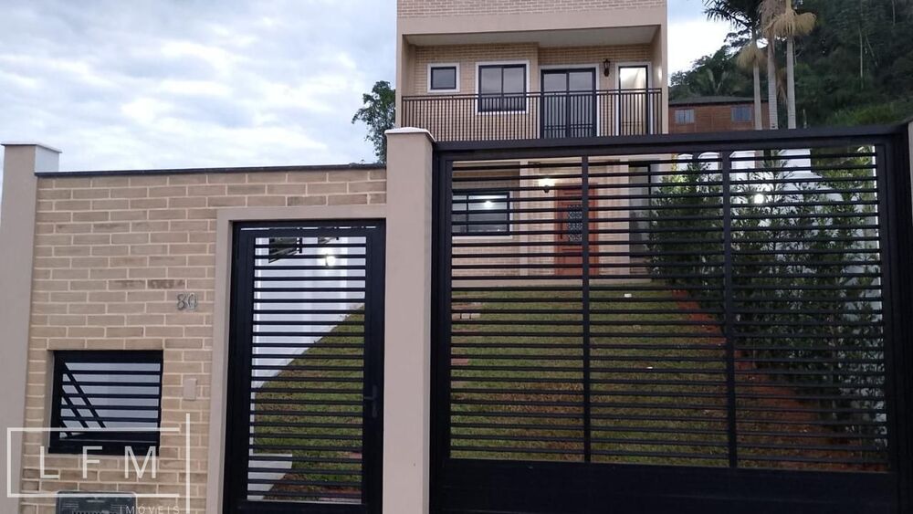 Sobrado à venda com 3 quartos, 105m² - Foto 1