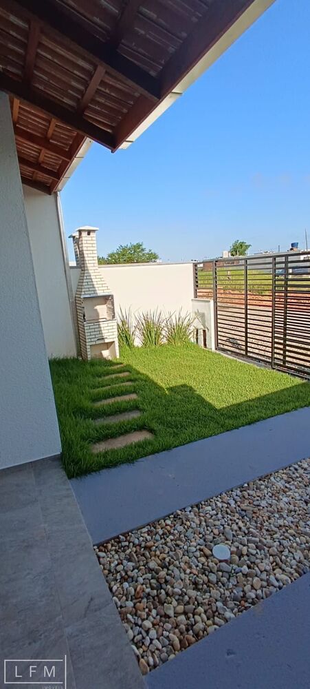 Casa à venda com 2 quartos, 53m² - Foto 1