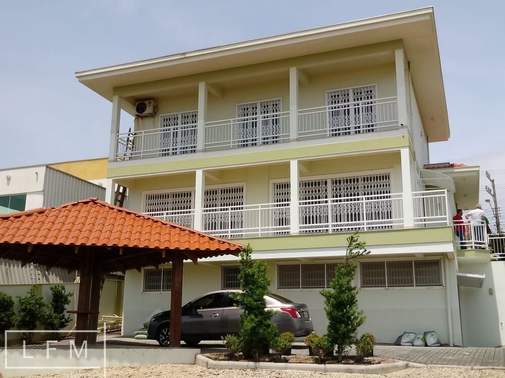 Sobrado, 4 quartos, 300 m² - Foto 1