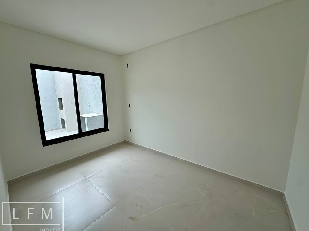 Casa à venda com 2 quartos, 70m² - Foto 7