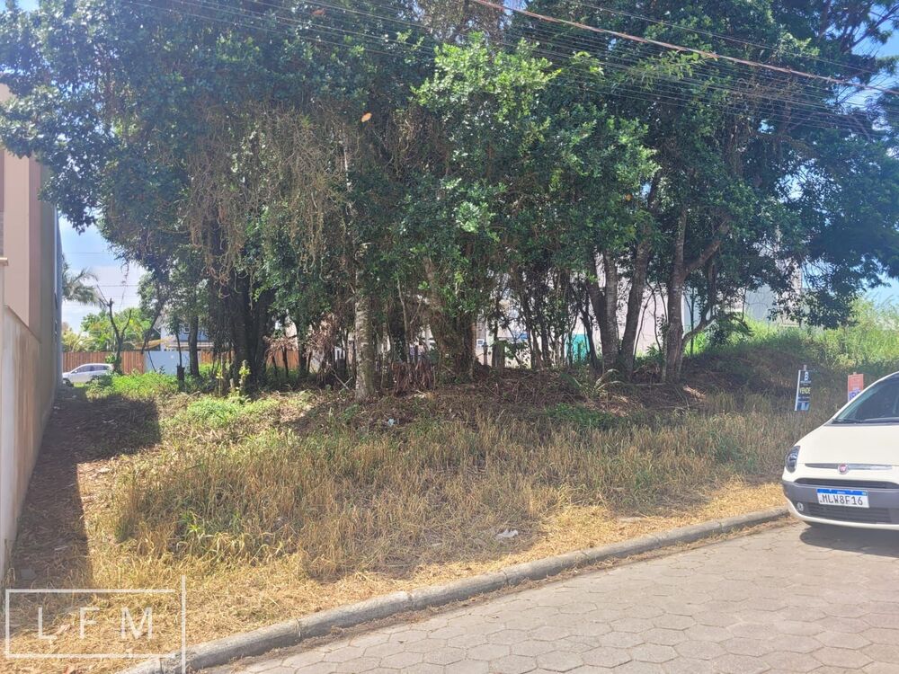 Casa à venda com 2 quartos, 70m² - Foto 8