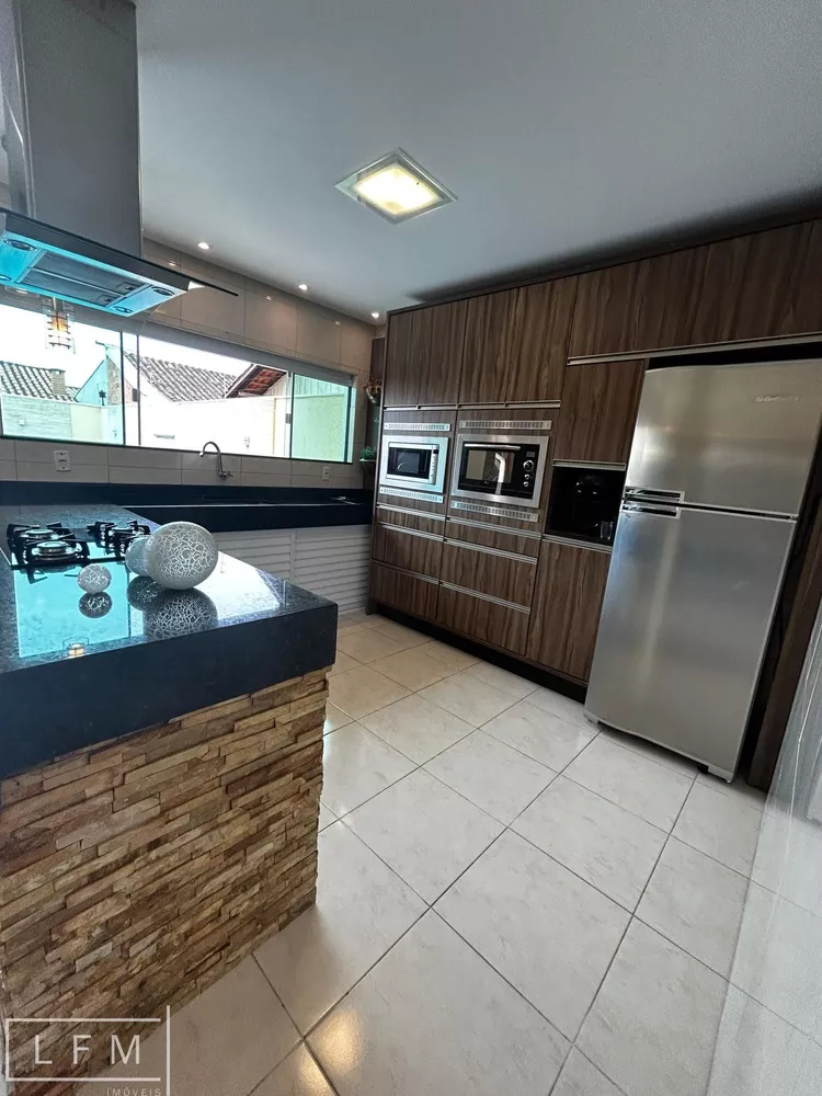 Casa, 3 quartos, 353 m² - Foto 2