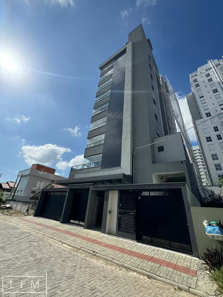 Apartamento à venda com 3 quartos, 169m² - Foto 1