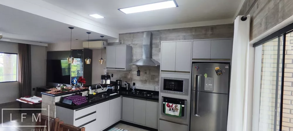 Casa, 3 quartos, 250 m² - Foto 2