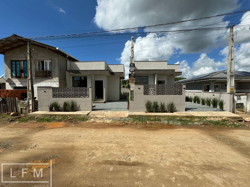 Casa à venda com 2 quartos, 70m² - Foto 3