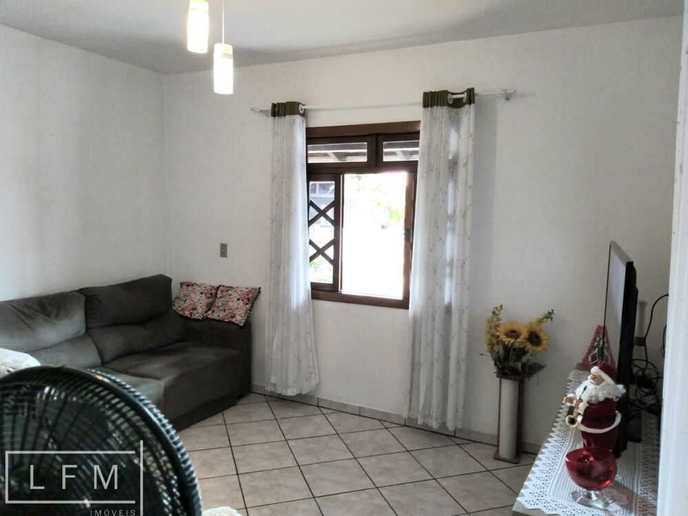 Casa à venda com 3 quartos, 180m² - Foto 3
