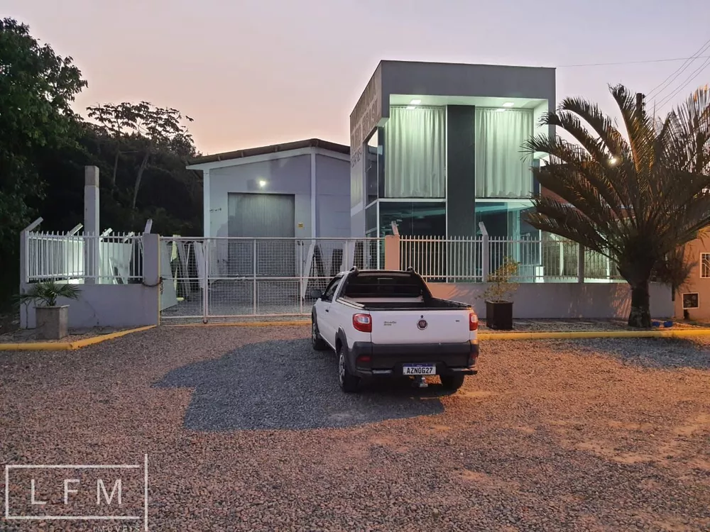 Depósito-Galpão-Armazém à venda com 2 quartos, 180m² - Foto 1