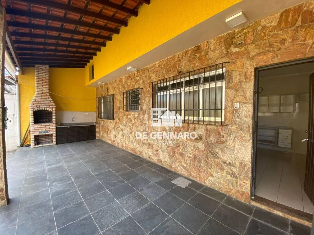 Casa, 3 quartos, 241 m² - Foto 1