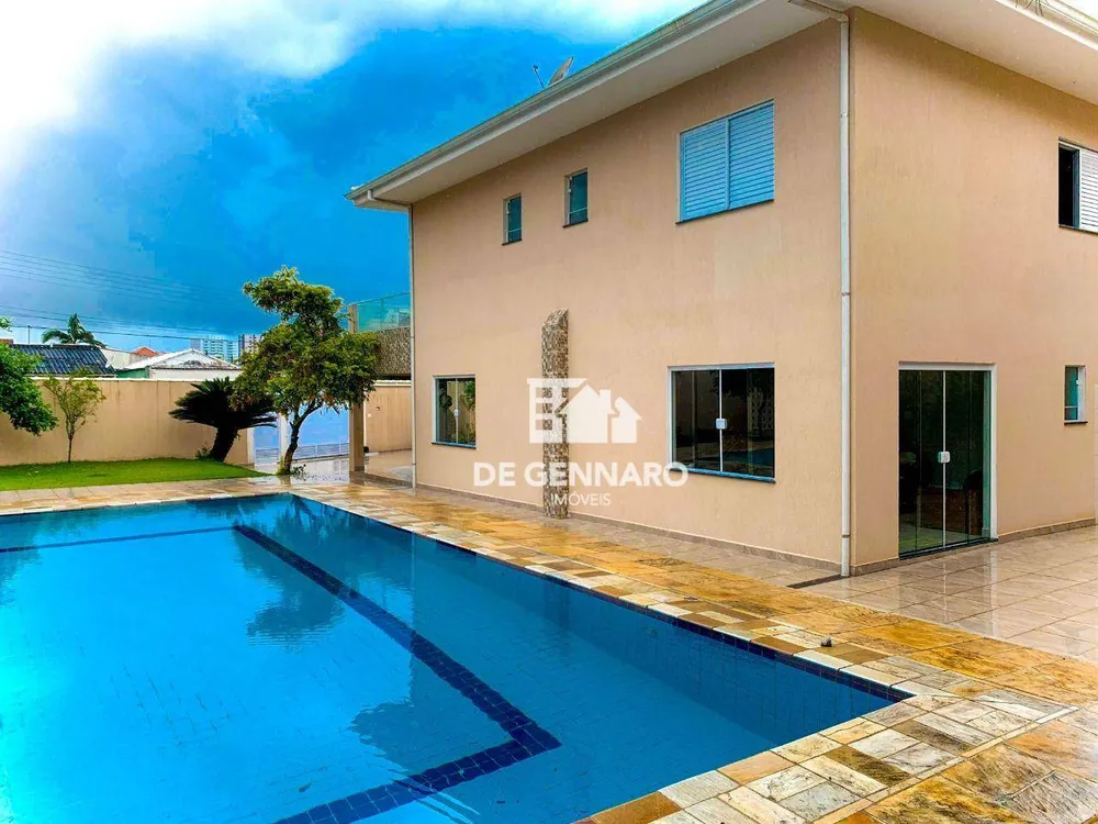Casa, 4 quartos, 166 m² - Foto 1