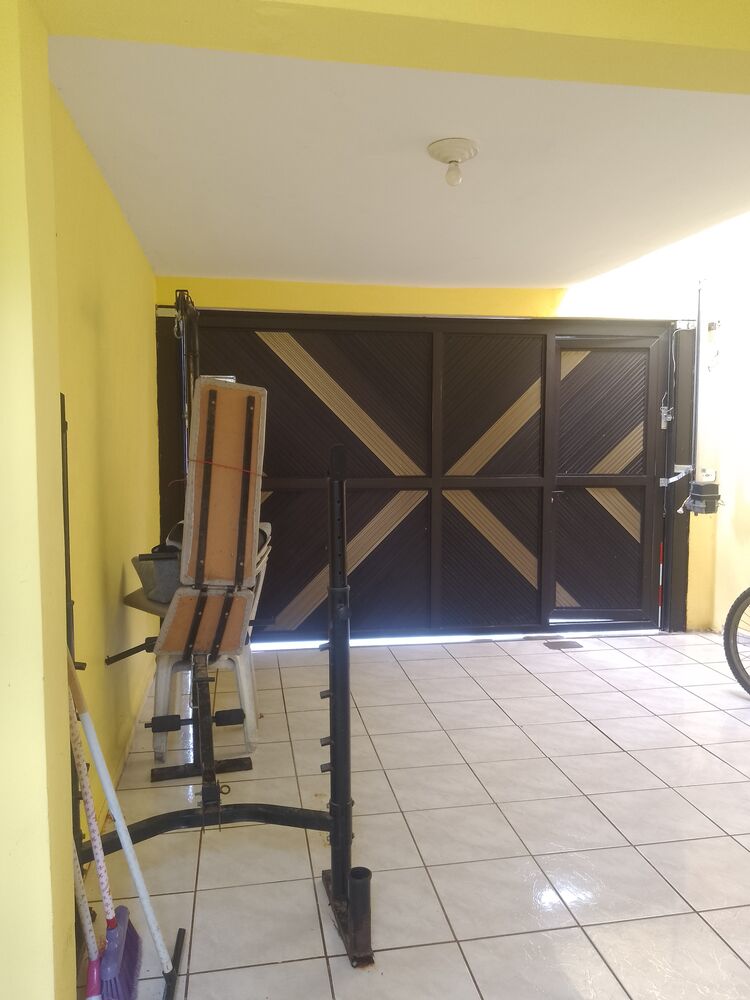 Casa à venda com 6 quartos, 192m² - Foto 2