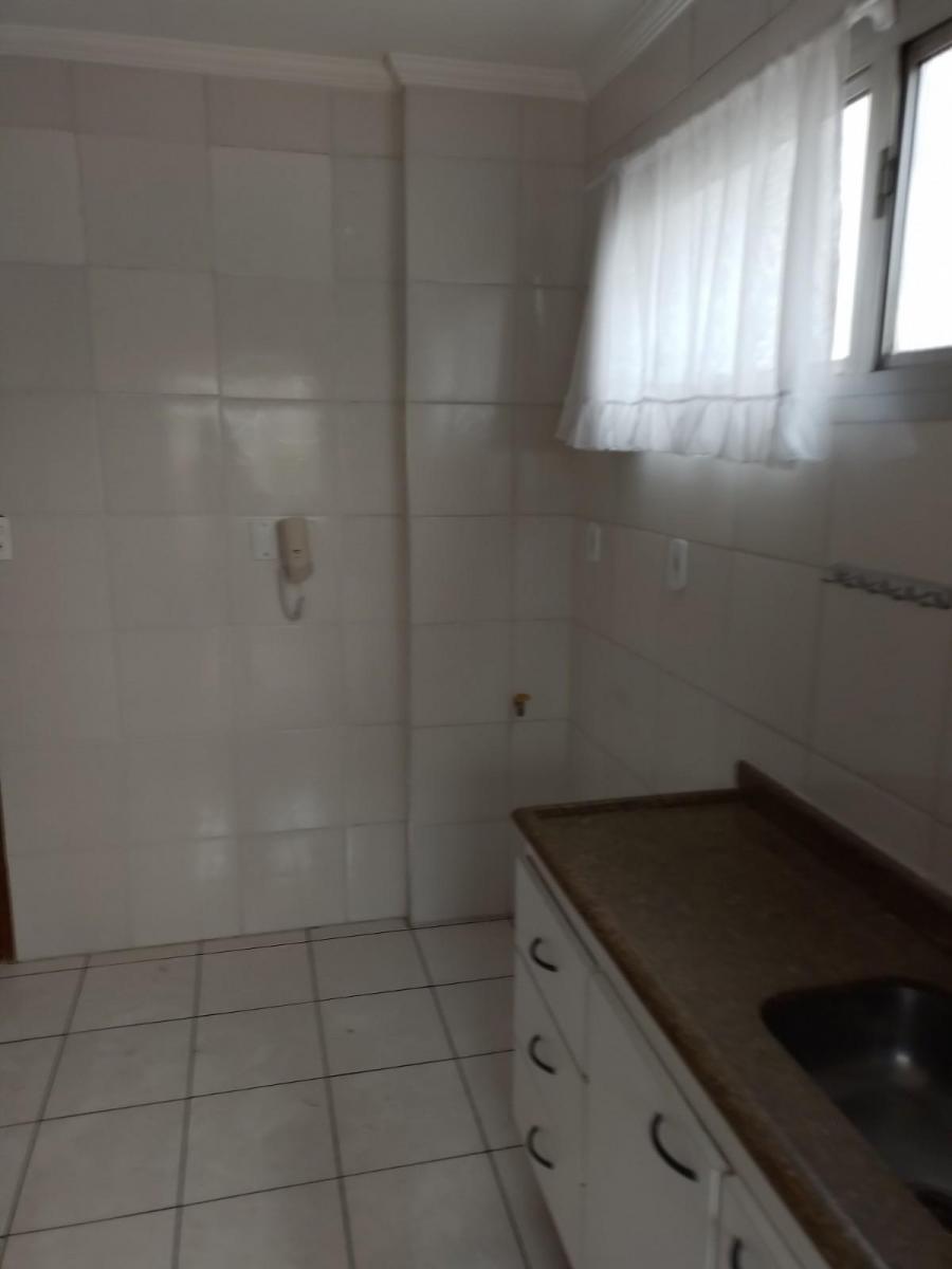 Apartamento para alugar com 2 quartos, 70m² - Foto 3