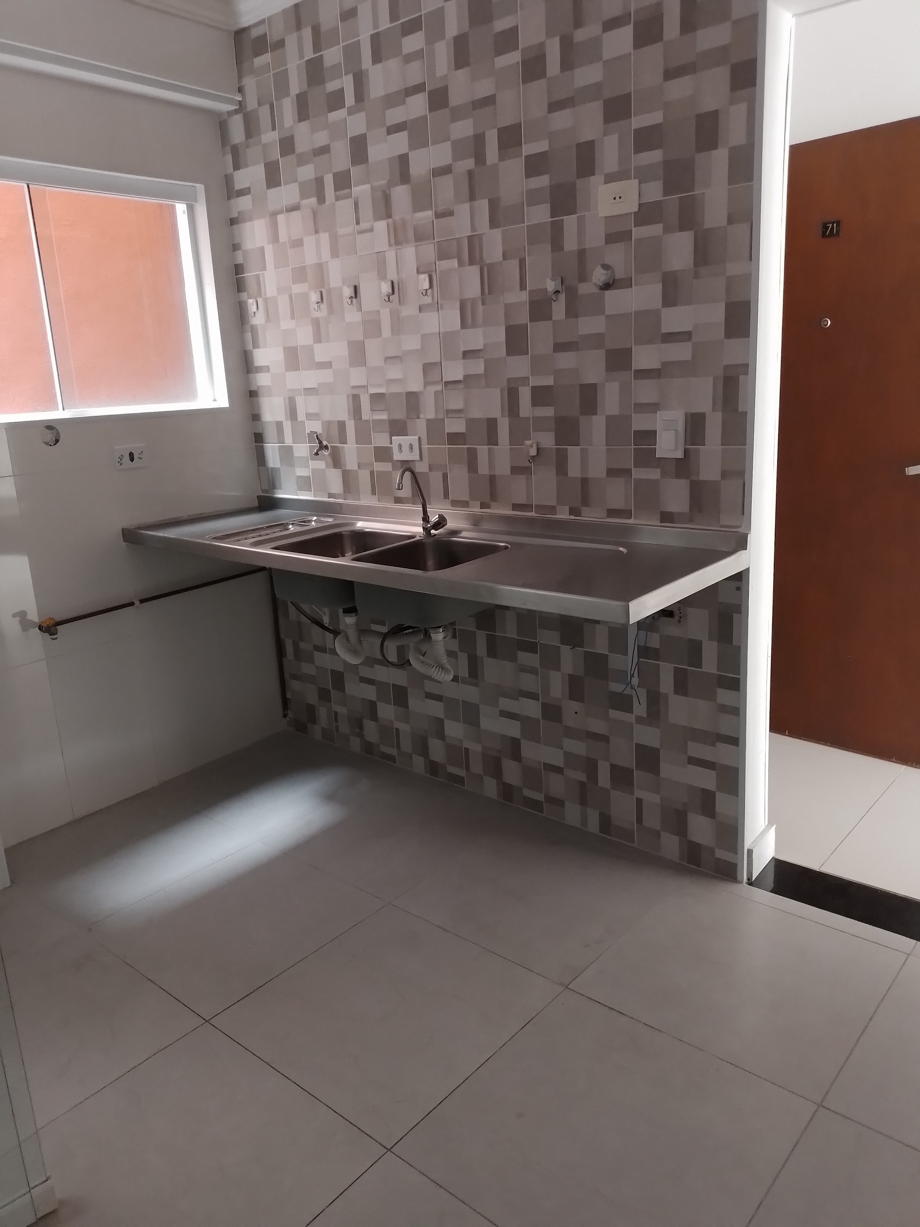 Apartamento à venda com 2 quartos, 68m² - Foto 5