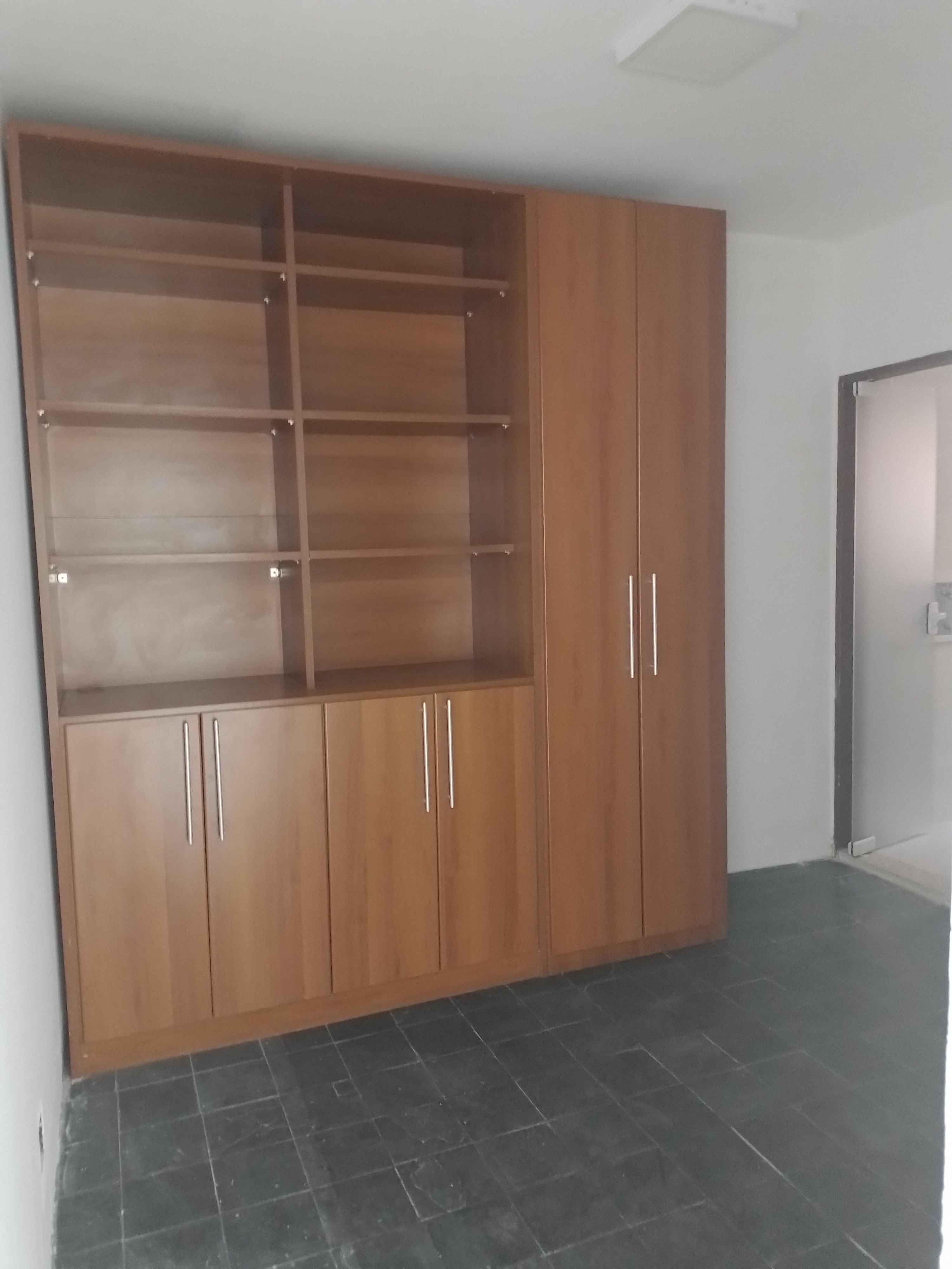 Apartamento à venda com 2 quartos, 68m² - Foto 2