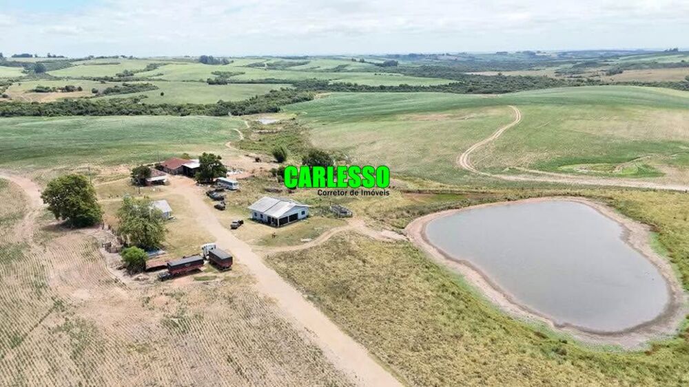 Fazenda à venda com 3 quartos, 120m² - Foto 1
