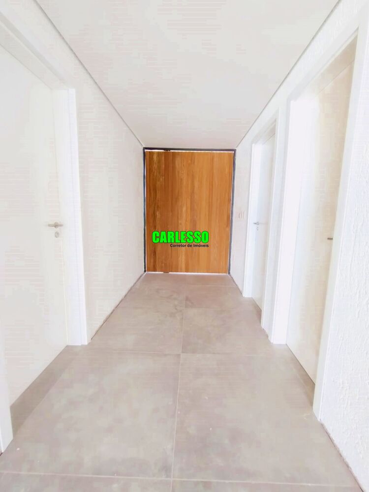 Casa à venda com 3 quartos, 253m² - Foto 2