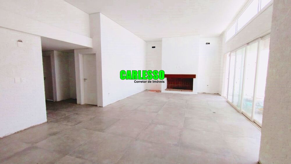 Casa à venda com 3 quartos, 253m² - Foto 4