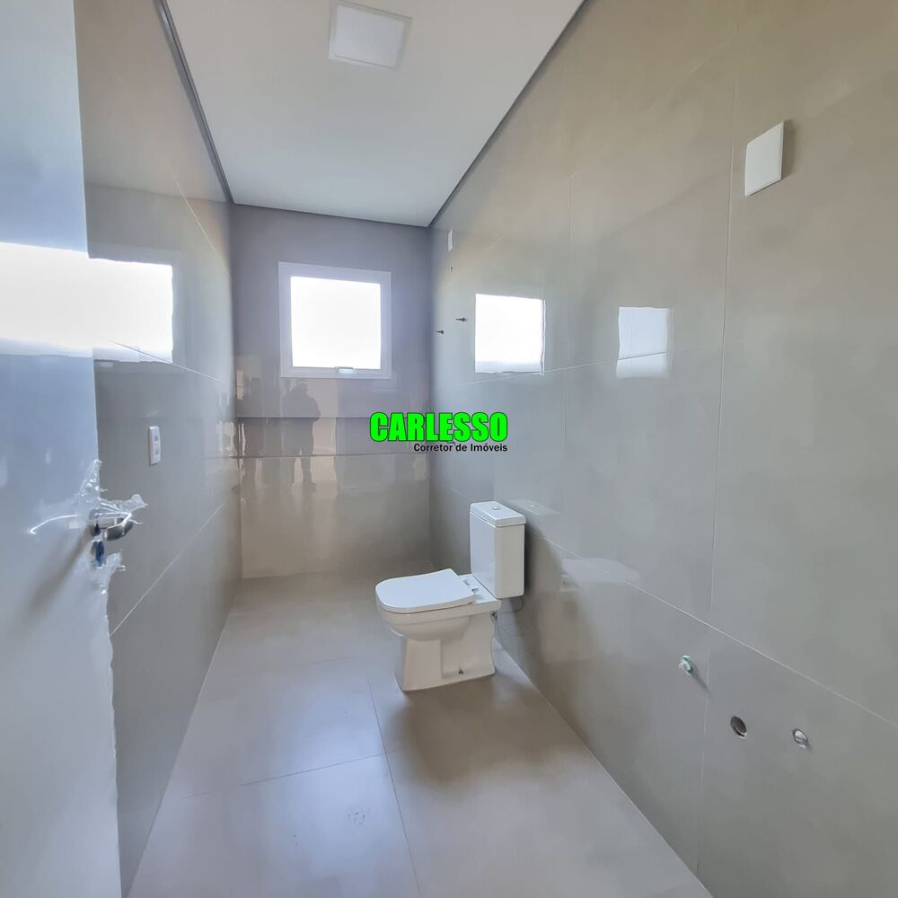 Casa, 3 quartos, 203 m² - Foto 1