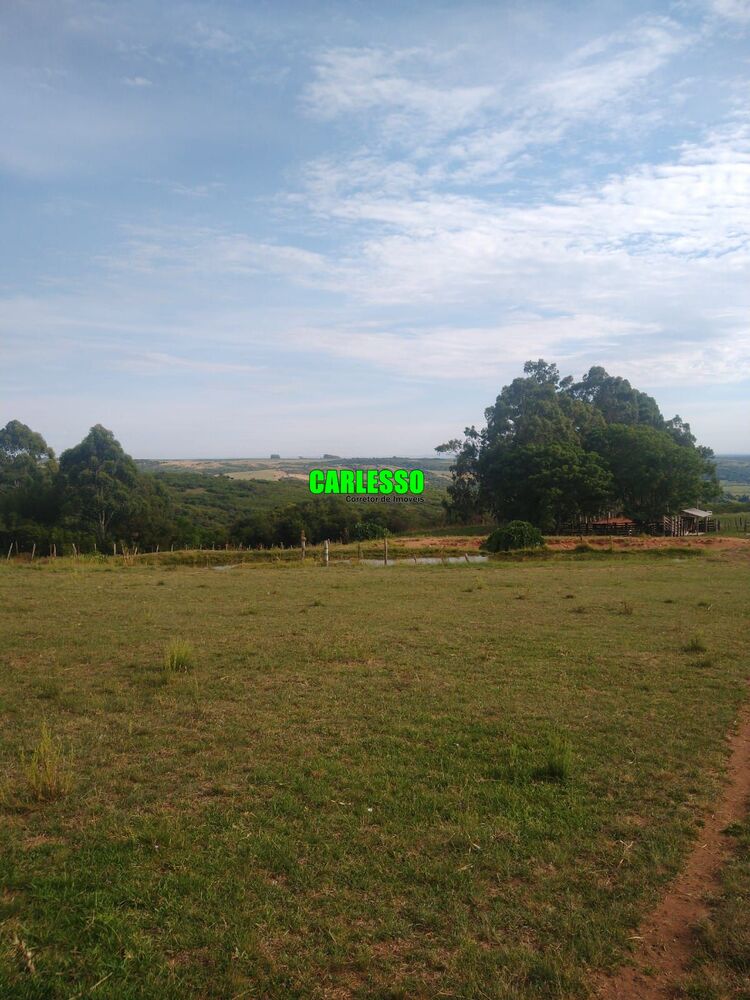Chácara à venda com 2 quartos, 100m² - Foto 2