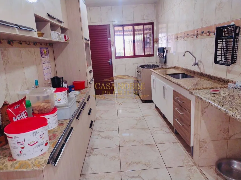 Casa, 5 quartos, 174 m² - Foto 1