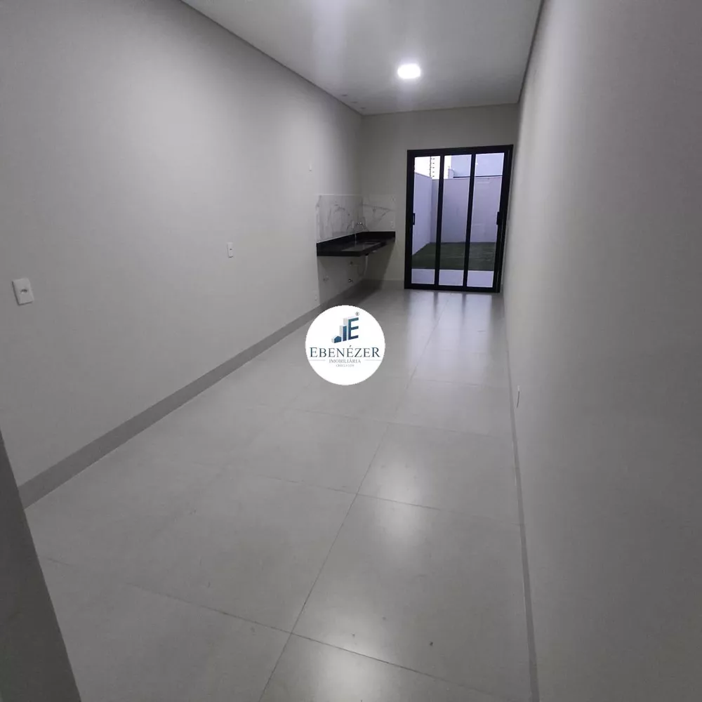 Casa à venda com 3 quartos, 225m² - Foto 4