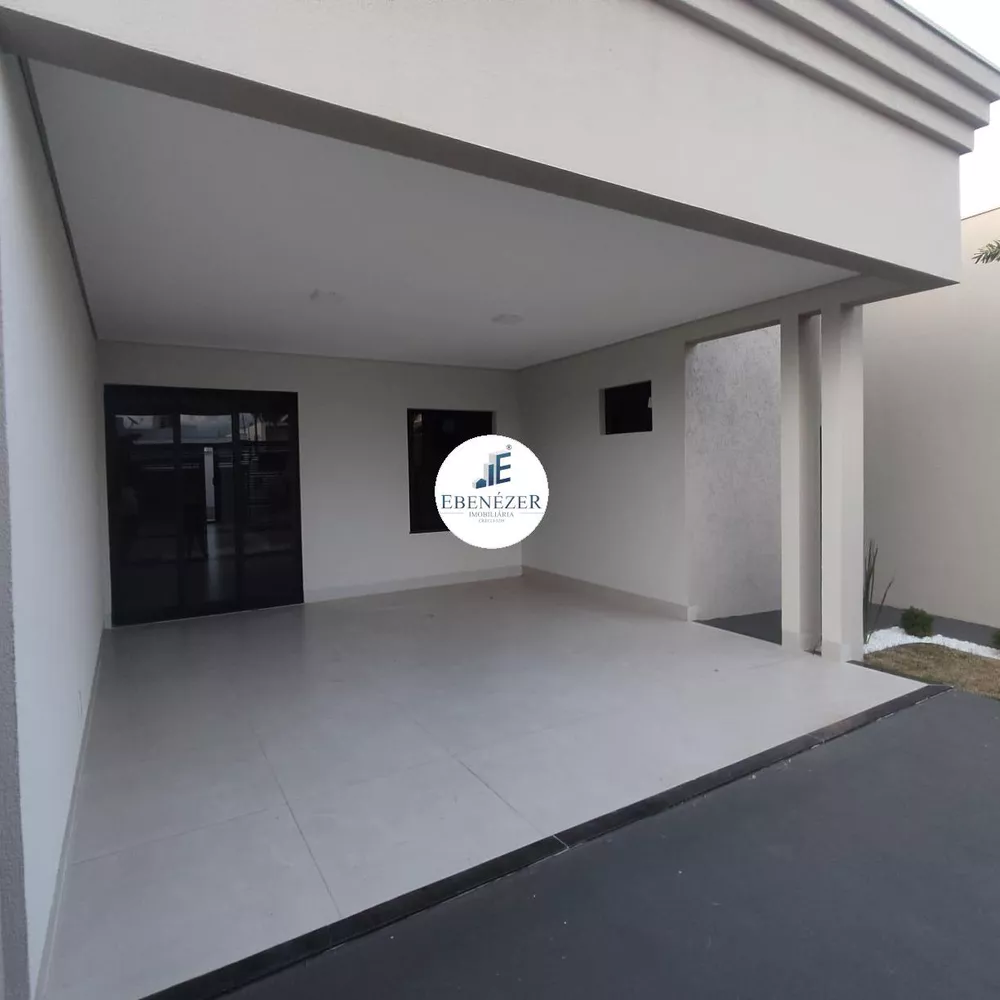 Casa à venda com 3 quartos, 225m² - Foto 2