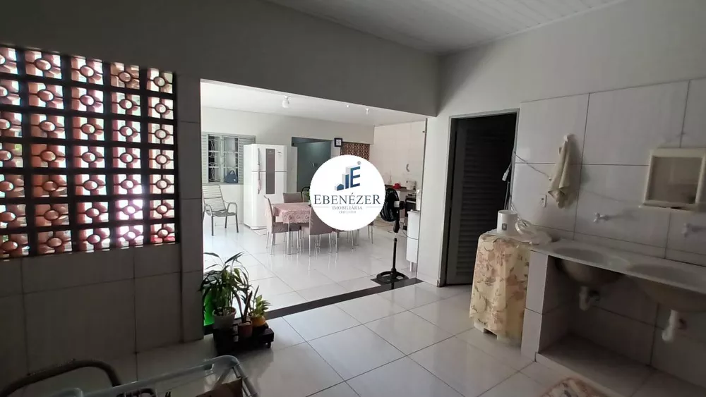 Casa à venda com 3 quartos, 300m² - Foto 4