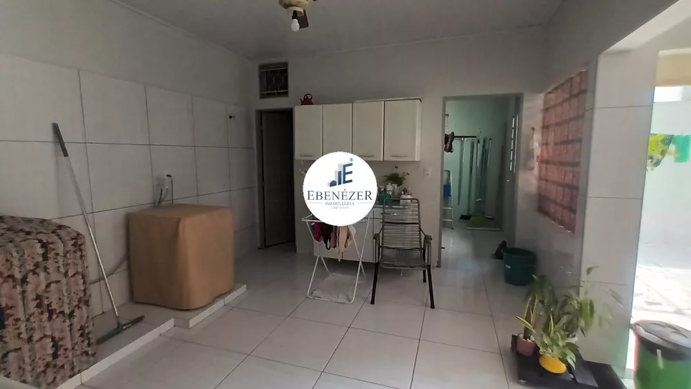 Casa à venda com 3 quartos, 300m² - Foto 5