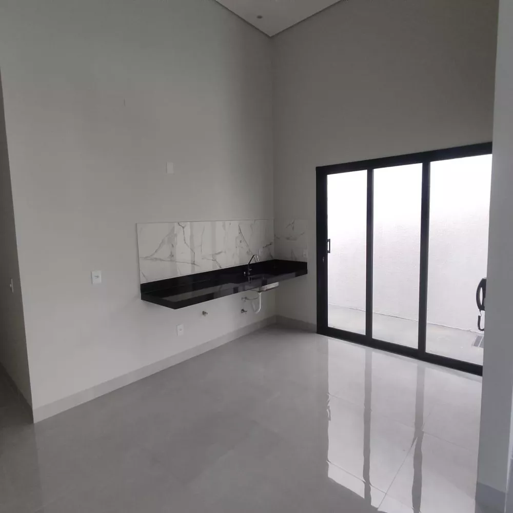 Casa à venda com 3 quartos, 180m² - Foto 4