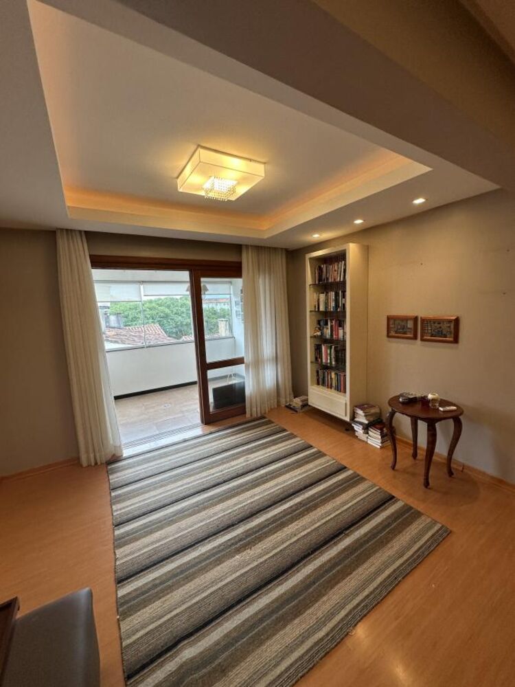 Apartamento à venda com 3 quartos, 137m² - Foto 1