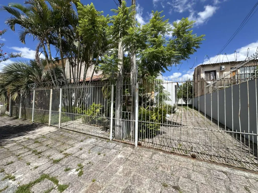 Casa, 2 quartos, 221 m² - Foto 1