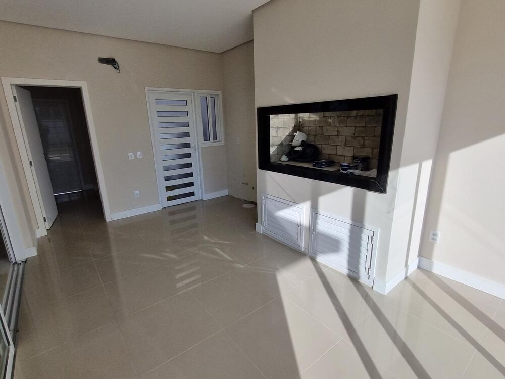 Casa à venda com 3 quartos, 180m² - Foto 1