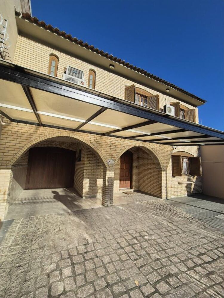 Casa, 3 quartos, 234 m² - Foto 1
