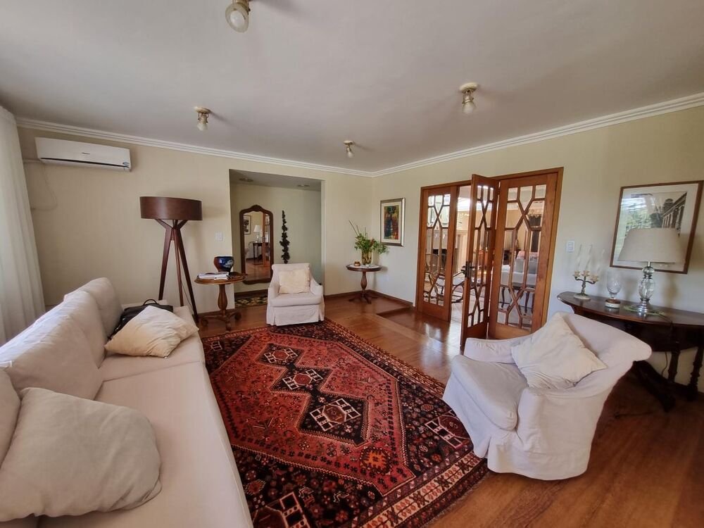 Casa à venda com 3 quartos, 400m² - Foto 1