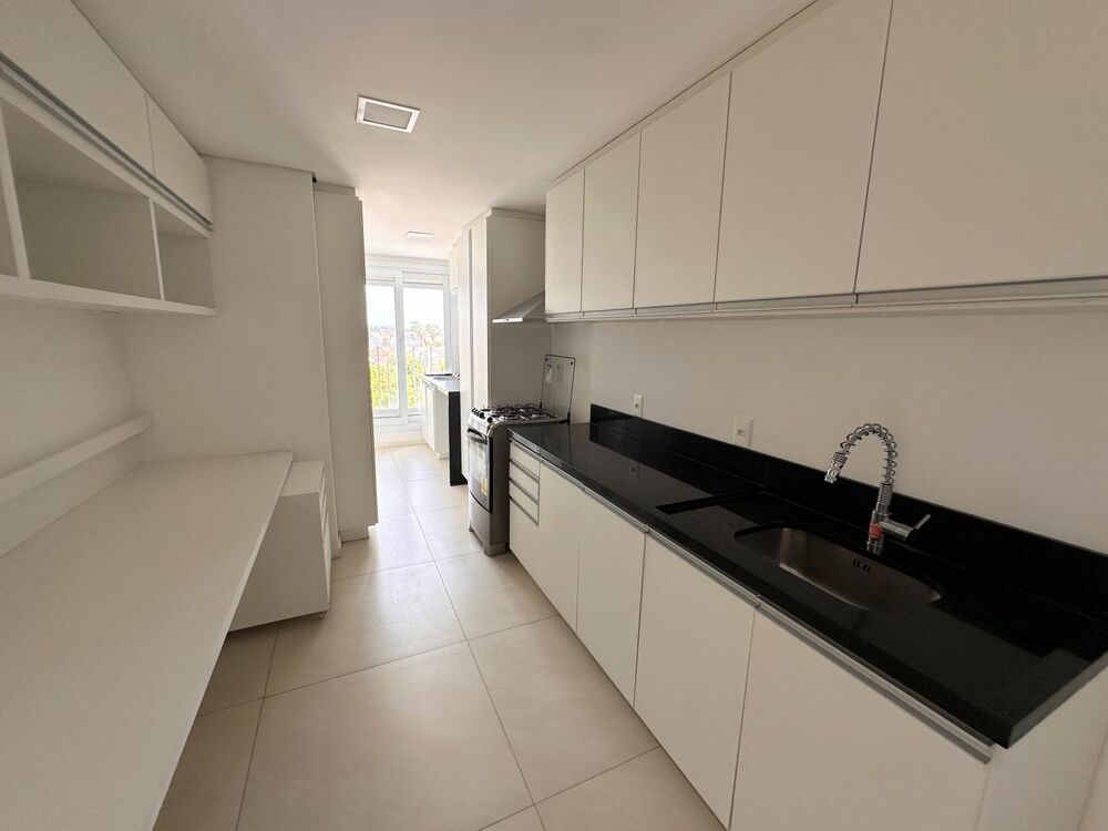 Apartamento à venda com 3 quartos, 138m² - Foto 1