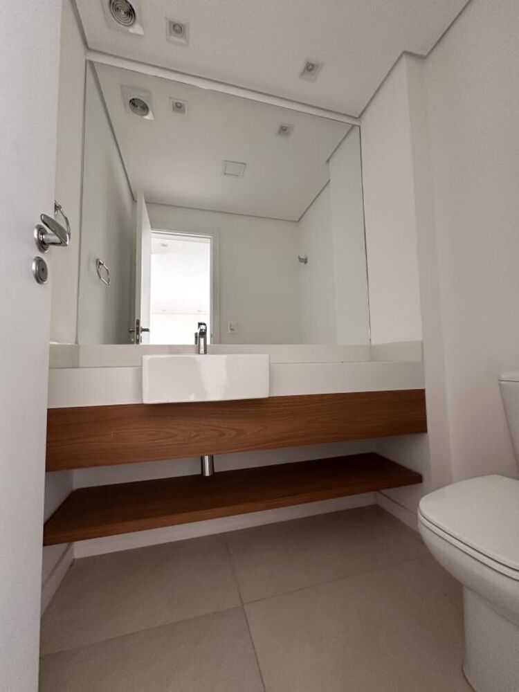 Apartamento à venda com 3 quartos, 138m² - Foto 2
