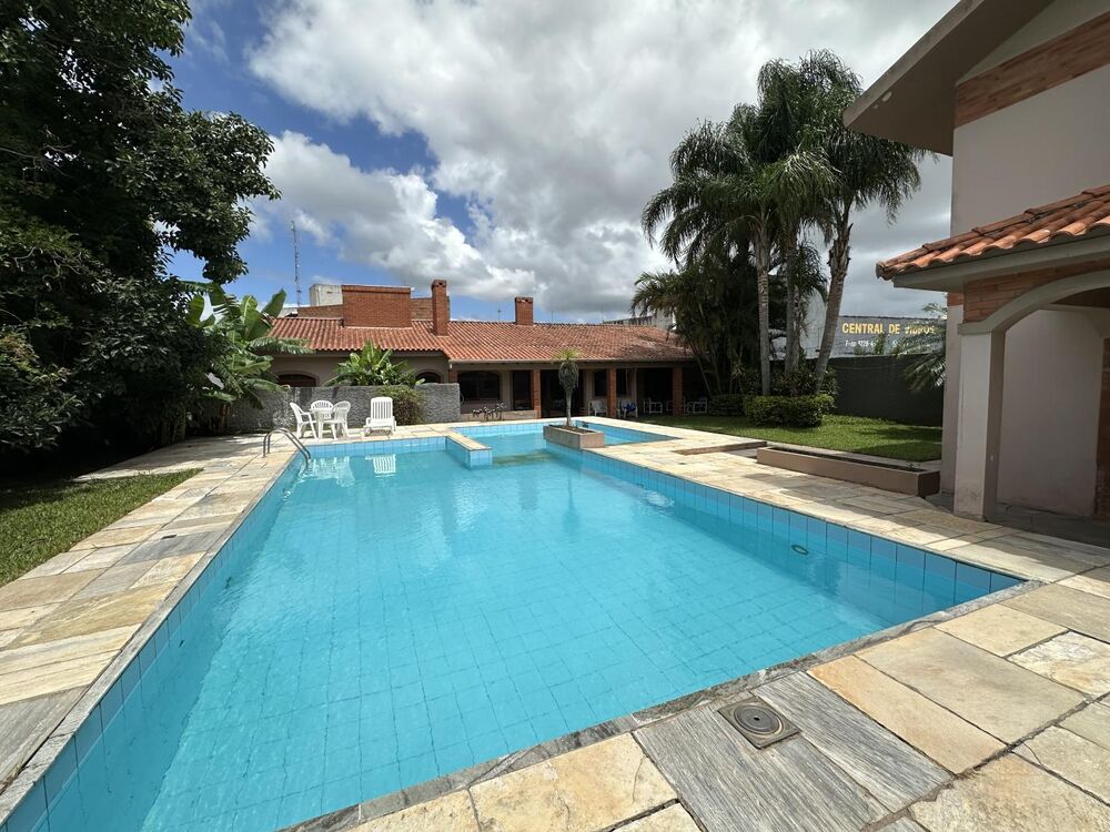 Casa à venda com 4 quartos, 580m² - Foto 3