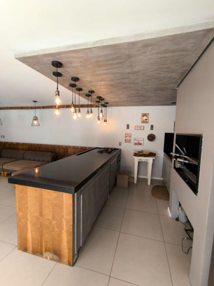 Casa, 4 quartos, 235 m² - Foto 2