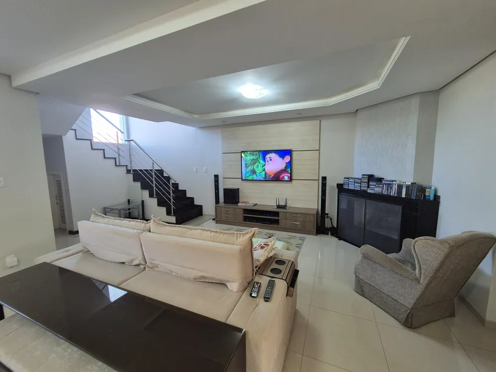 Casa, 3 quartos, 325 m² - Foto 2