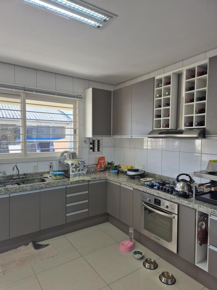 Casa, 3 quartos, 325 m² - Foto 3