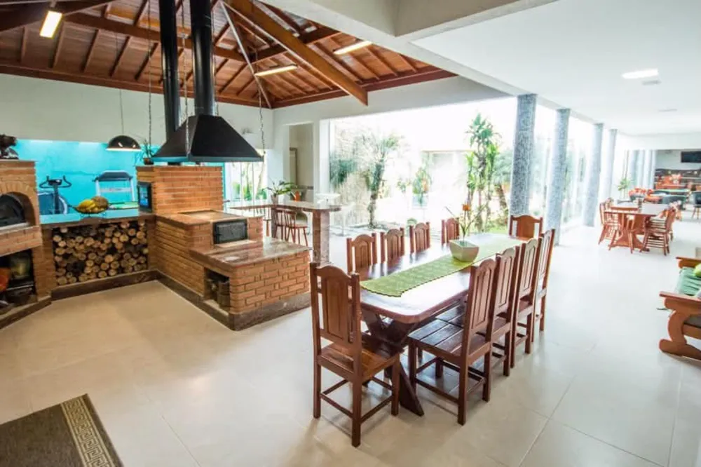 Sobrado, 4 quartos, 561 m² - Foto 1