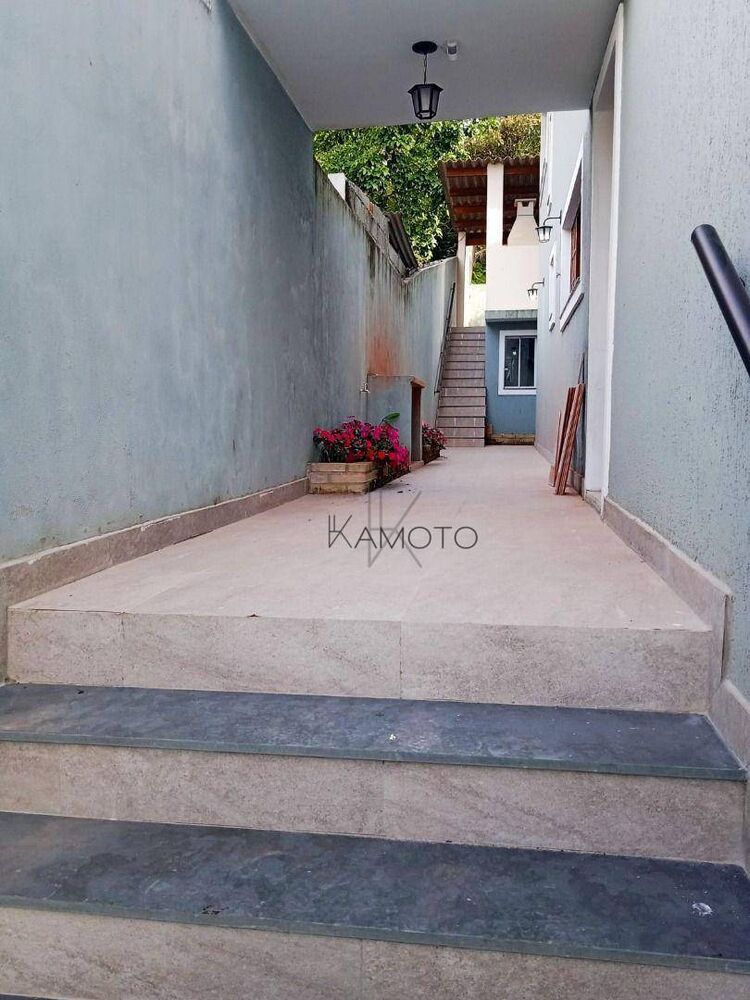 Sobrado à venda com 3 quartos, 140m² - Foto 1
